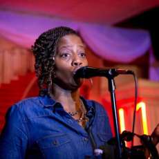 Karen J, Lead Vocalist