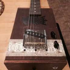 The Undercrown 6-String