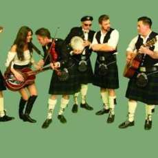 Lobo Del Mar - One Family