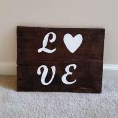 Love Pallet Sign