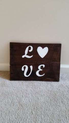 Love Pallet Sign