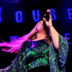 Lauren on Lead Vocals