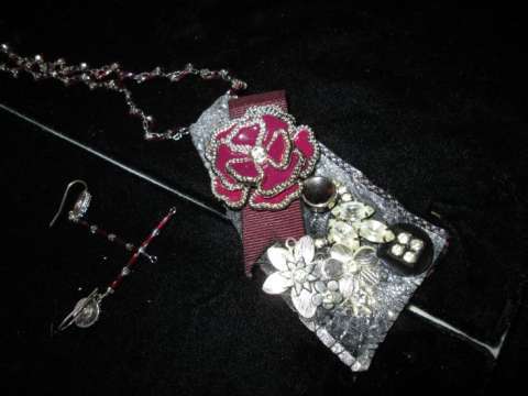 Burgundy and Silver Neccklace
