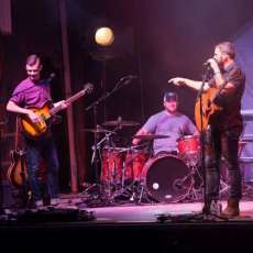 Huner Picking on Guitarist, Justin Langebartels