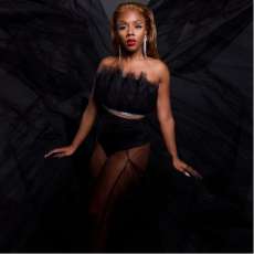 Taija New - Professional Photo