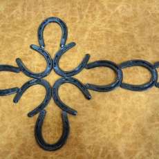 Pony 4 Shoe Center Cross