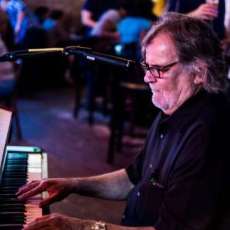 Jim Ticklin' the Ivories