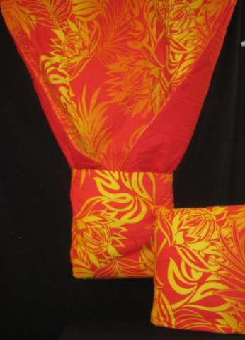 Quillos (Hawaiian Quilts) - Pillow Turns to Blanket