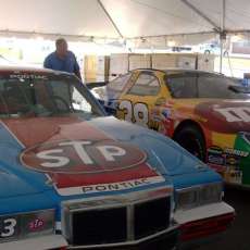 1984 Richard Petty STP Pontiac & 2006 Elliott Sadler M&Ms' Ford Fusion Nascar Racing Simulator