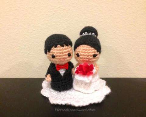 Miniature Bride & Groom Wedding Dolls (Amigurumi Crochet Home Decor Or Cake Topper)