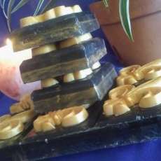 Black & Gold Frankincense Fleur de Lis