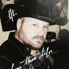 Khristopher H Pierce