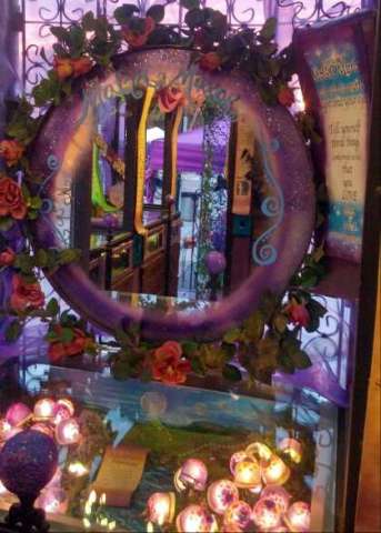 Magic Mirror Inside the Wish Wago