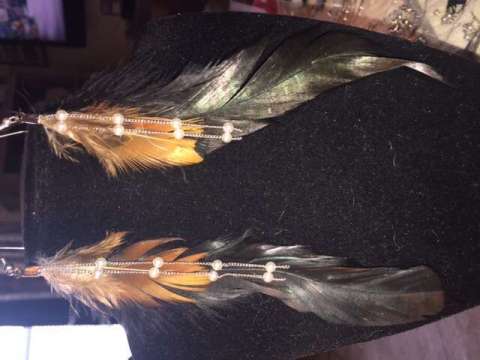 Feathers N Pearls