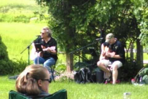 The Dirt Road Pickers at Hopkins Vineyard (Outdoor Show)