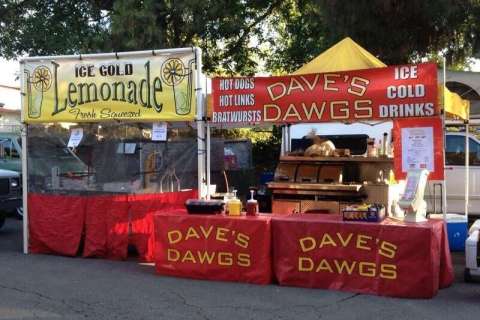 Daves' Dawgs & Fresh Squeezed Lemonade