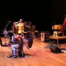 Arvel with band & dancers