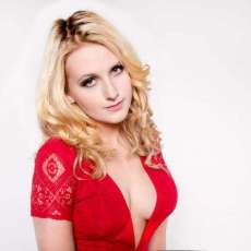 Artist/Performer (Belle Rousse )