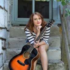 Artist/Performer (Belle Rousse )