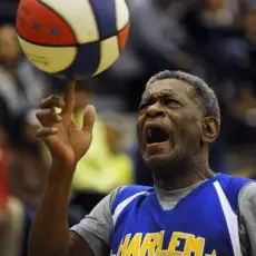 Former Harlem Globetrotter Larry Gator Rivers