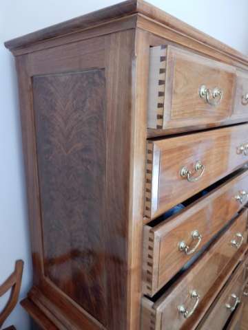 Chest of Drawers2