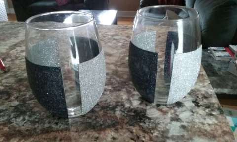 Two-Toned Glittered Stemless Wine Glasss'