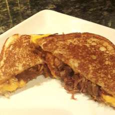 Grilled Cheese Pulled Pork