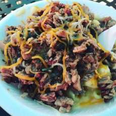 Mac & Cheese Topped With Meat