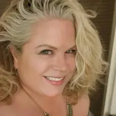 Mo Rogers - Trades of Hope