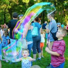 Kids Make Bubbles.