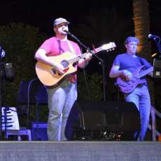 TRDL With Oe, Live in Phoenix