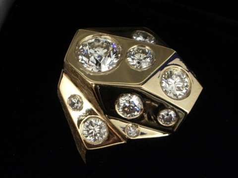 18k Custom Design Ring With Diamonds