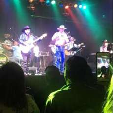 Ropin' the Wind (Garth Tribute)At Isle of Capri Casino