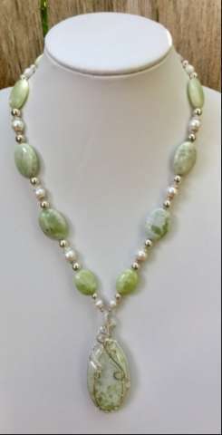 Sage Jade Necklace With Freshwater Pearls