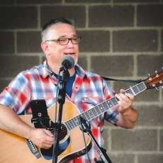 David Hewitt - Guitar & Lead Vocals