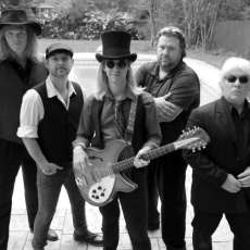 The Wildflowers - Hi Res BW Photo 1