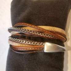 Dbl Wrap Half Clasp With Chain