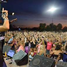 Liquid Blue at TGIF Summer Concert Carlsbad CA