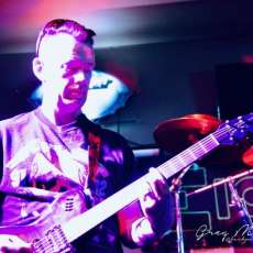 Guitarist Geoff Burr