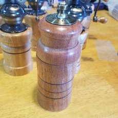 Salt & Pepper Mill