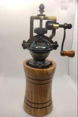 Antique Style Pepper Mill