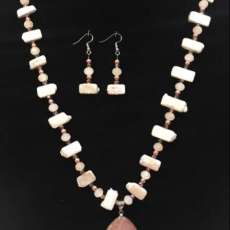 Rose Quartz With Pearl and Crystals