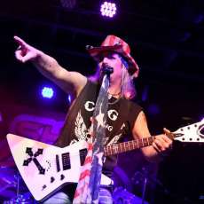 Shot of Poison Tribute Photo 2