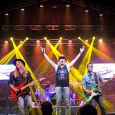 Shot of Poison Tribute Photo 3