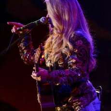 Carla Ulbrich Live 4