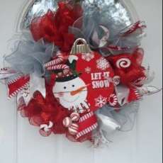 Mesh Santa Wreath