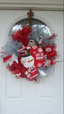 Mesh Santa Wreath