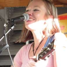 Bridget Sings a Good Bonez Song