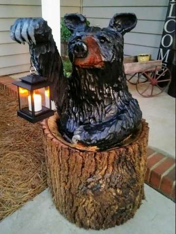 Chainsaw Carved Bear in a Stump