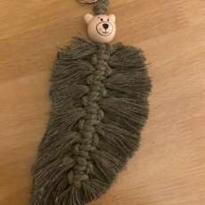 Lrg Bear Leaf Keychains